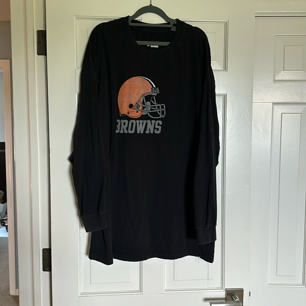 4 XL Cleveland Browns long sleeve shirt